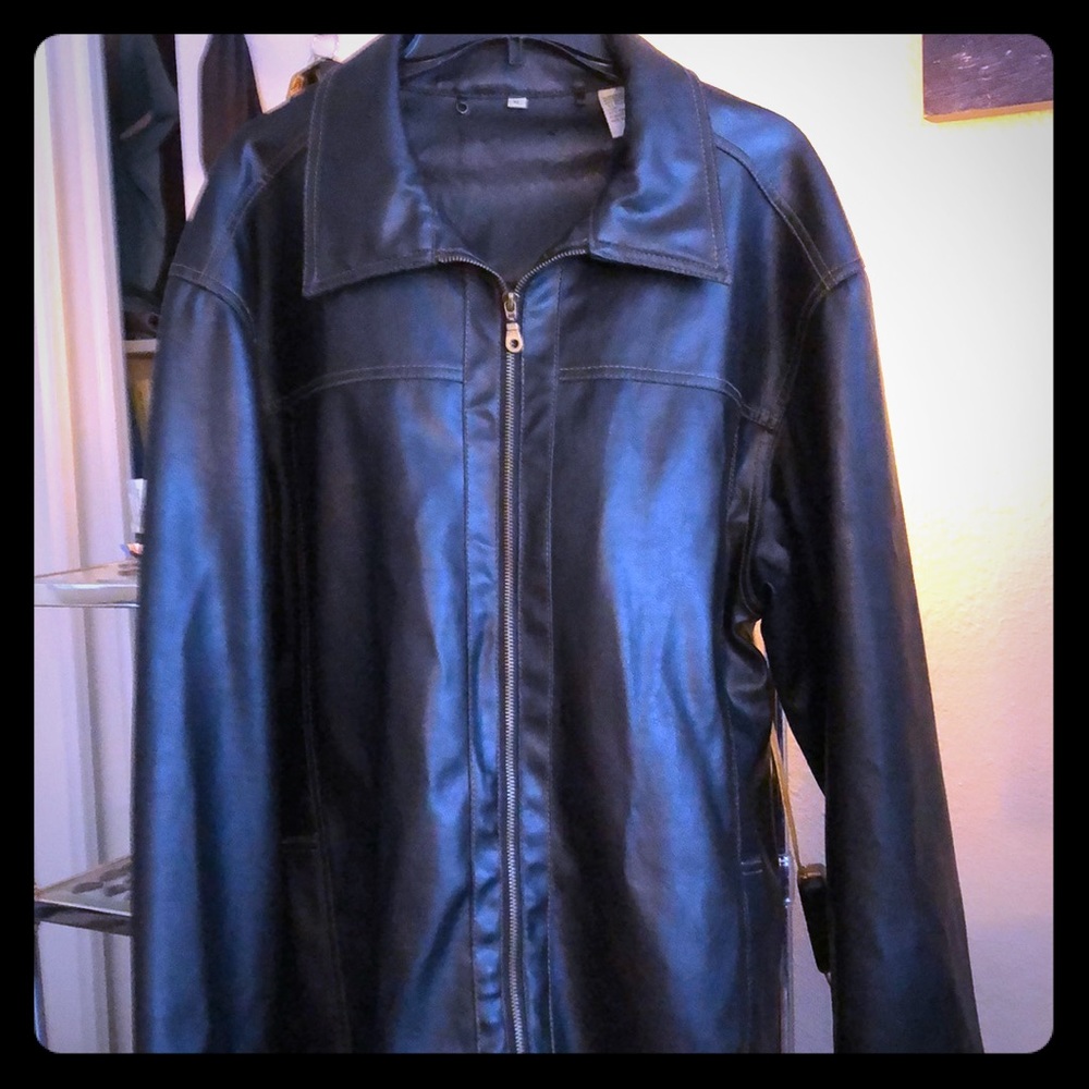 Leather jacket (men’s).